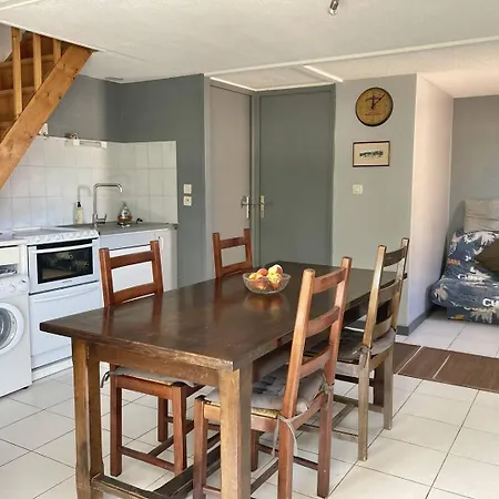 Appartement Pavillon Le Clos Du Soleil, Parking Et Piscine Dans *